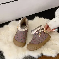 Botas de niña cortas con flores antideslizantes térmicas invierno