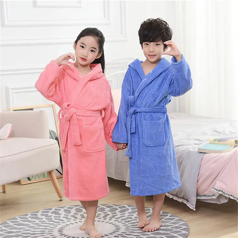 Variedad de diseños en albornoz infantil