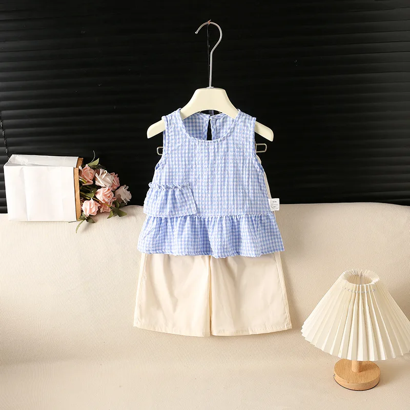 Detalle de diseño azul y estilo de camisa de muñeca