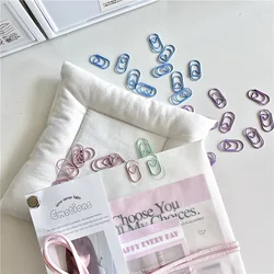 Marcapáginas infantiles con clips de corazón y diseño adorable