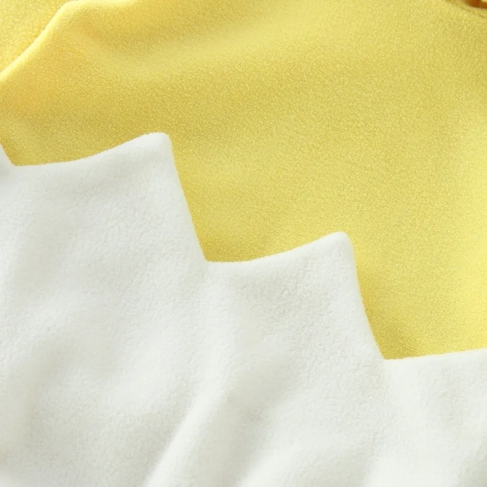 Sudadera disfarzada amarilla