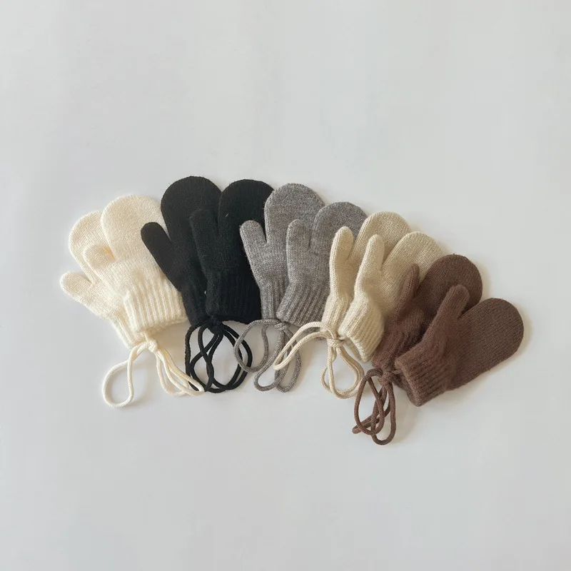 Guantes otoño invierno niños color caramelo con cordones