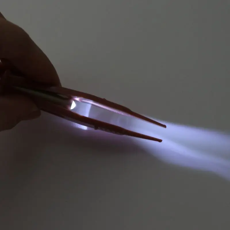 Clip Booger – Pinzas limpar bebé con luz para orejas y nariz - imagen 3