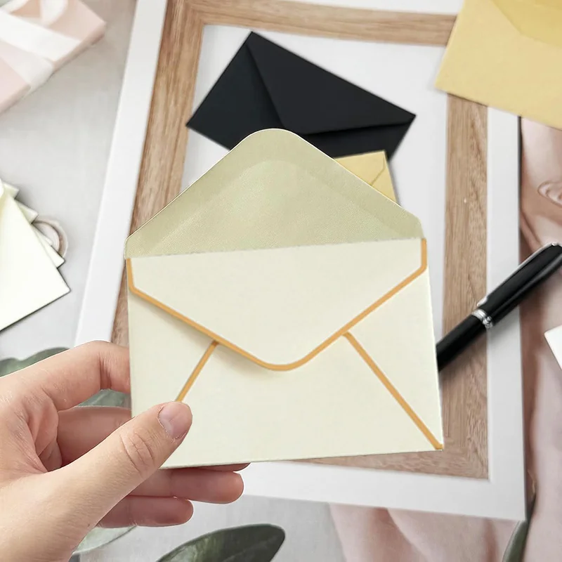 Set de sobres para invitaciones con estampado en caliente - imagen 3