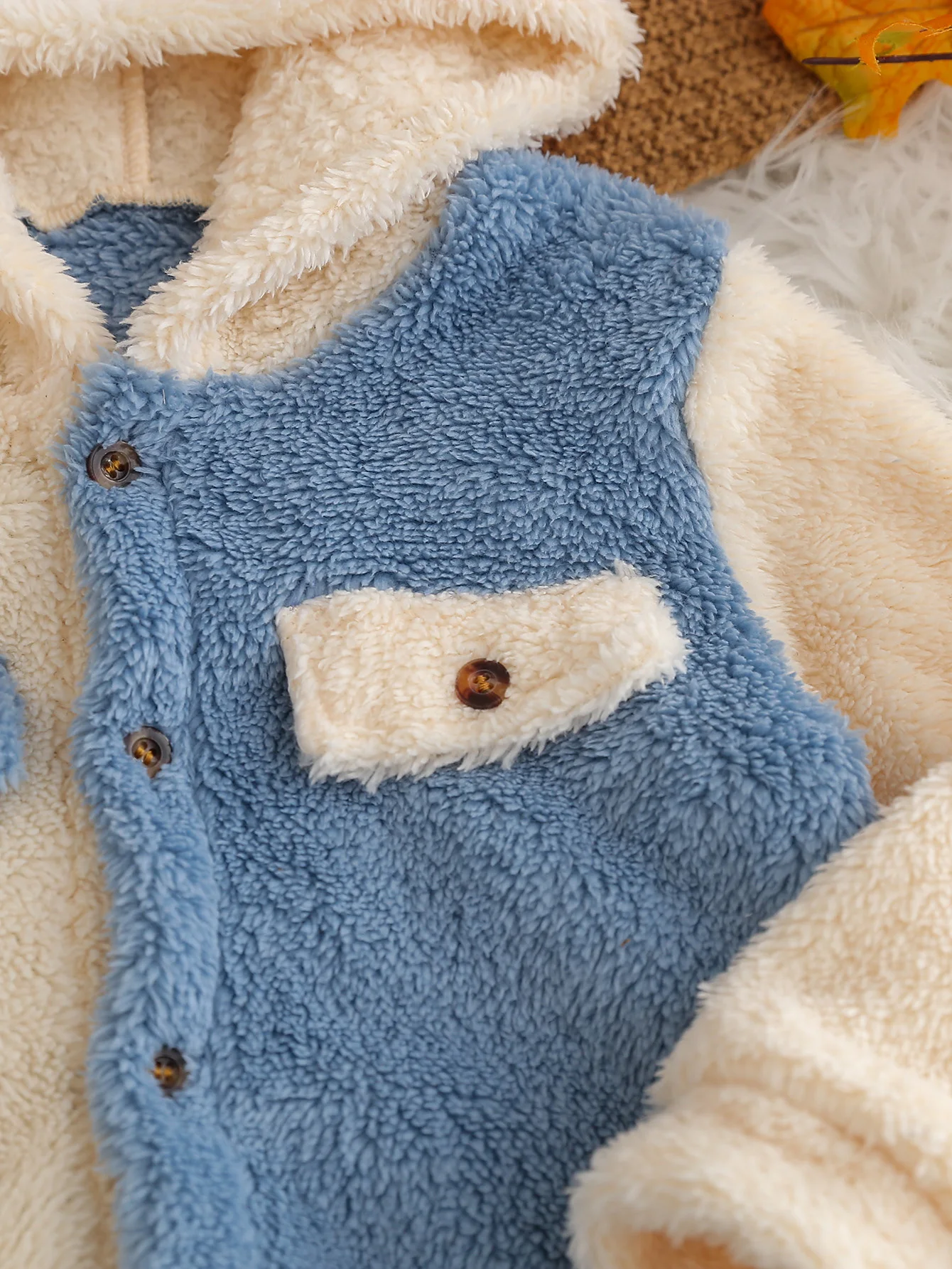 Abrigo cálido de felpa con capucha reversible para niños - imagen 4
