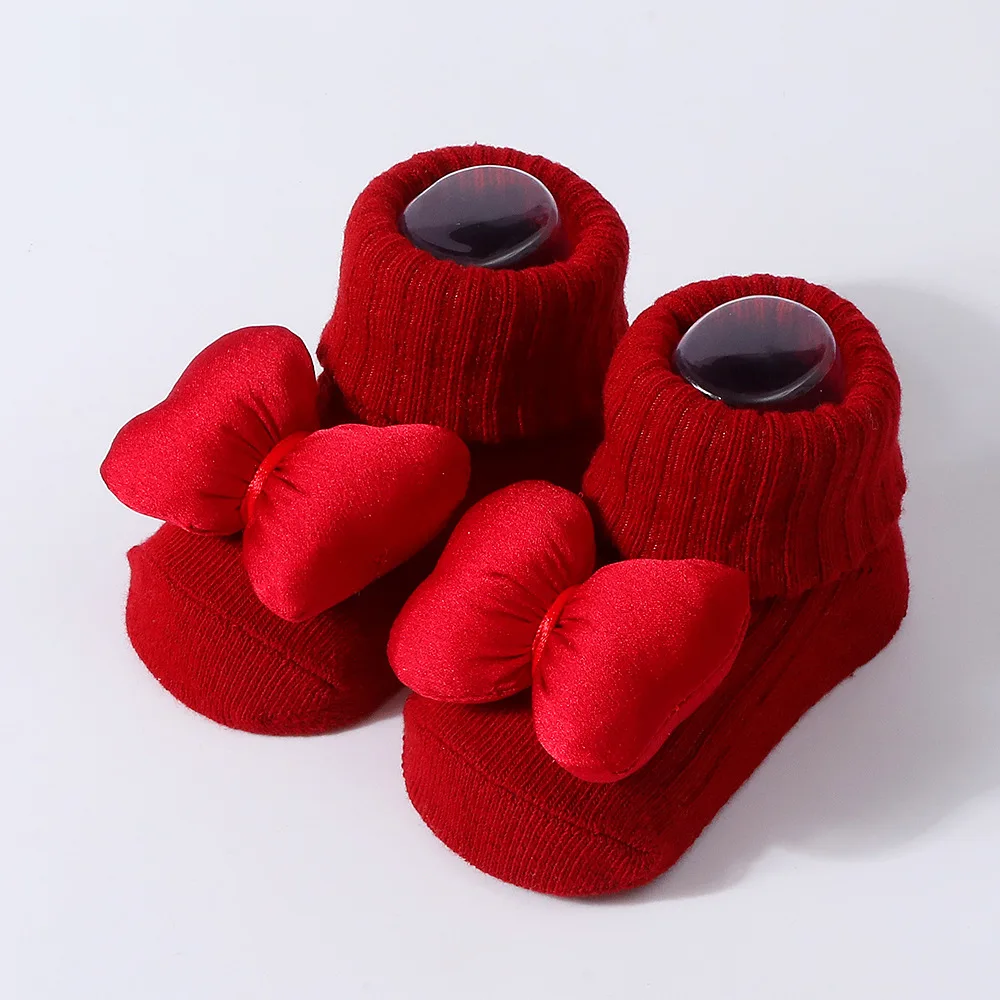 Calcetines rojos de punto suaves con lazo 3D para bebés - imagen 4