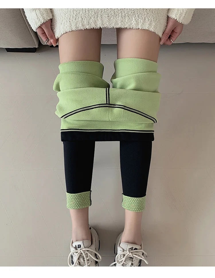 Vista lateral con estilo tipo chándal y caída ceñida