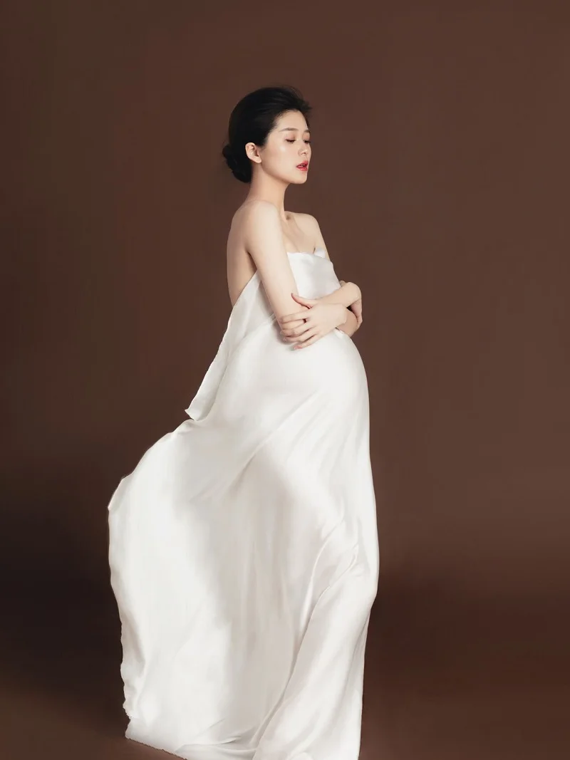 Vestido de seda para maternidad y sesion fotografica - imagen 4