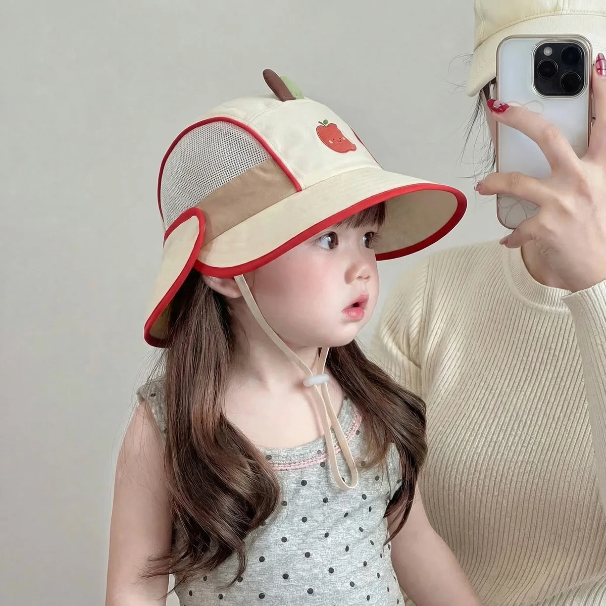 Detalle de la forma de la gorra de pescador