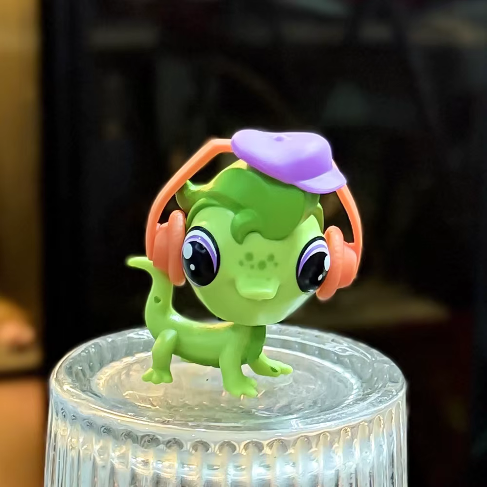 Figura LPS Vinnie Terrio con accesorios Gecko coleccionable para niños - imagen 5