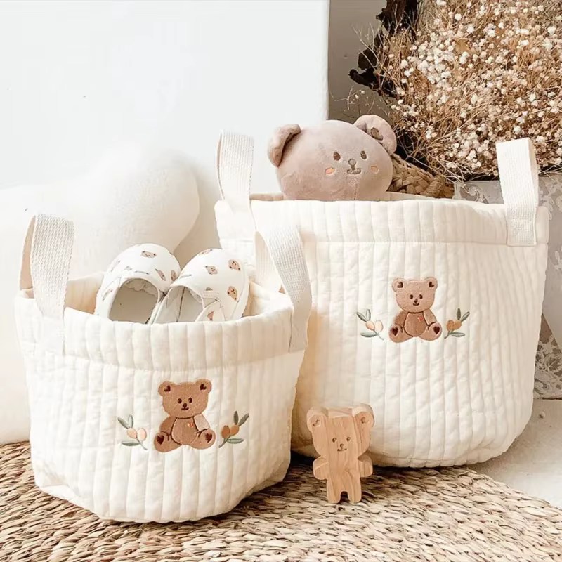 Bolsa de pañales con bordado de oso – Cómoda y estilosa - imagen 2