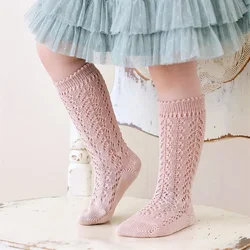 Calcetines bebé largos de algodón suave sin costuras - cómodos