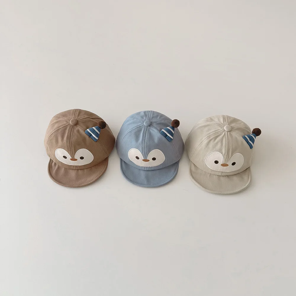 Vista de la gorra con patrón infantil