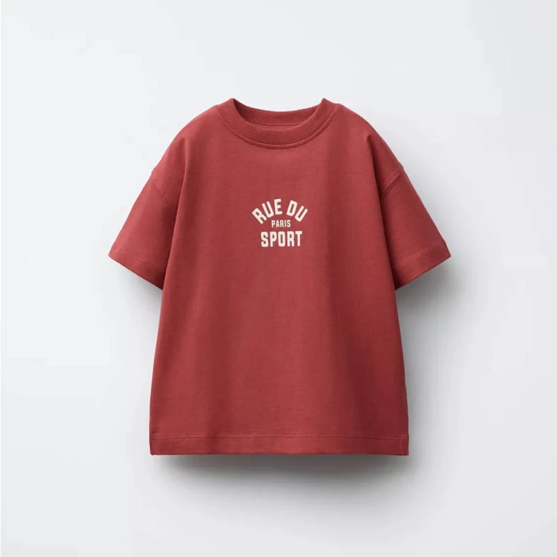 Camiseta de nuevo diseño con caída holgada