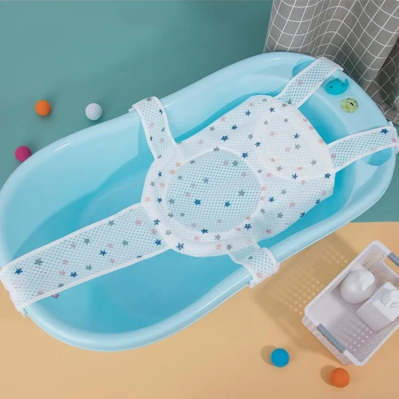 Cojín de baño para bebé en posición de uso