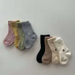 Calcetines suaves de algodón para bebé con letras estampadas