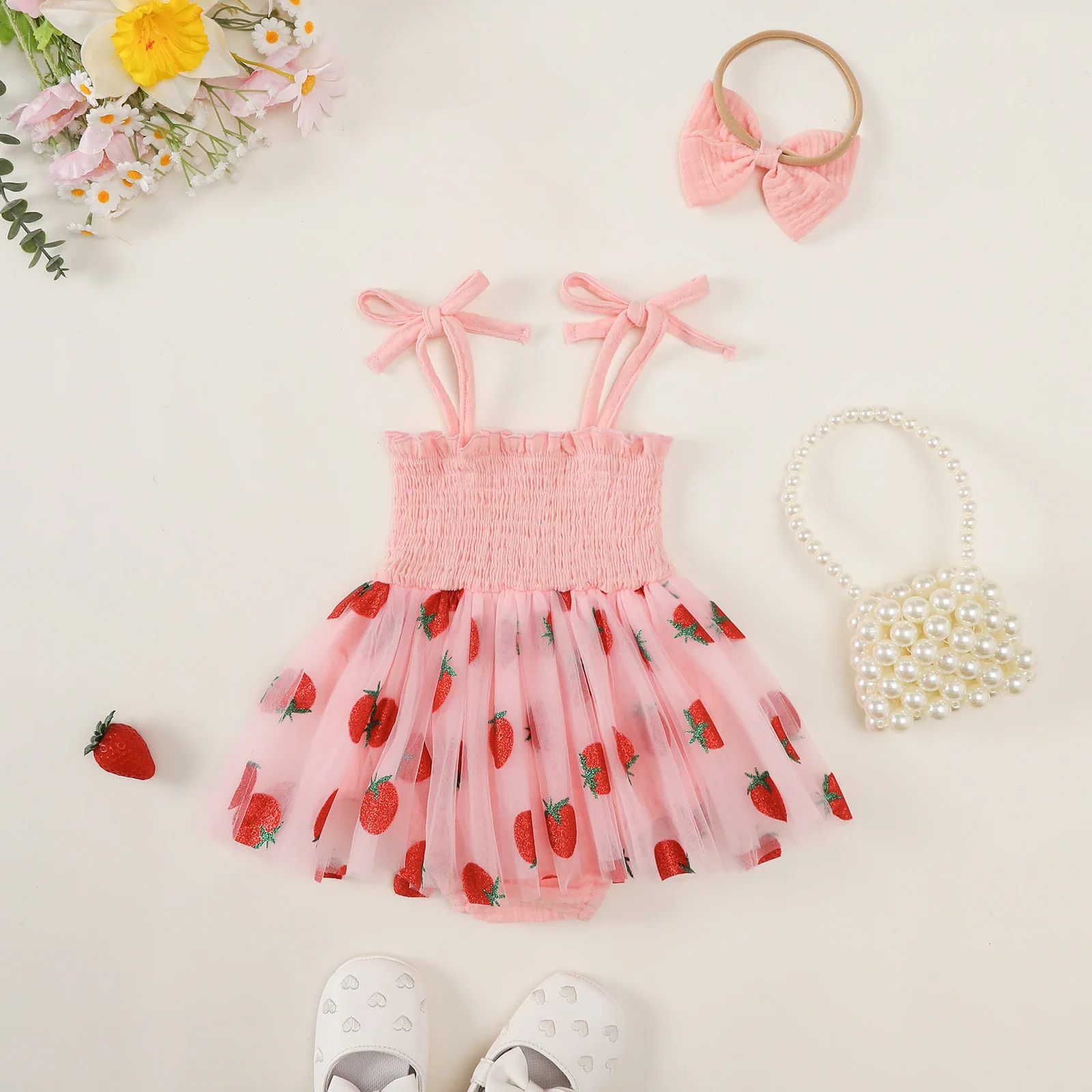 Vestido de tirantes en malla con bordado de fresa para bebé y niña - imagen 5
