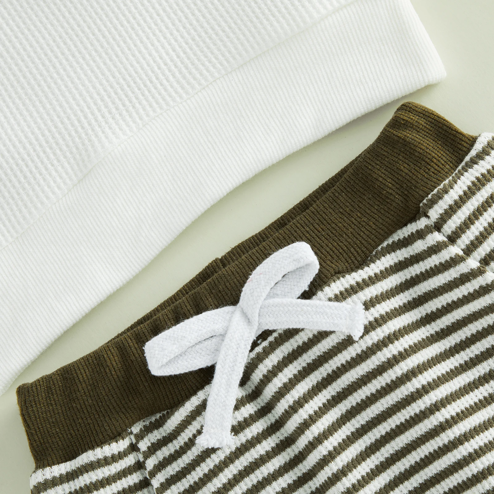 Conjunto de verano para niño: camiseta con bolsillo y pantalón corto - imagen 4