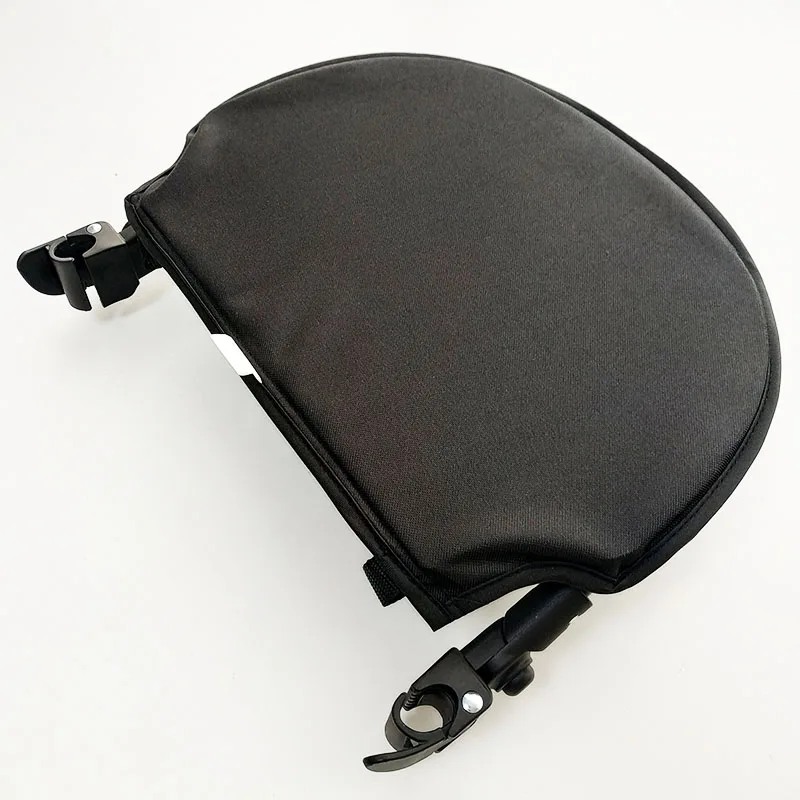Detalle del soporte ajustable para pies