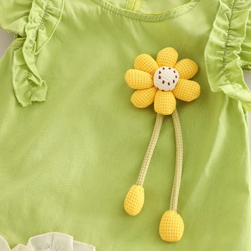 Conjunto infantil de verano con chaleco sin mangas y pantalón corto - imagen 3