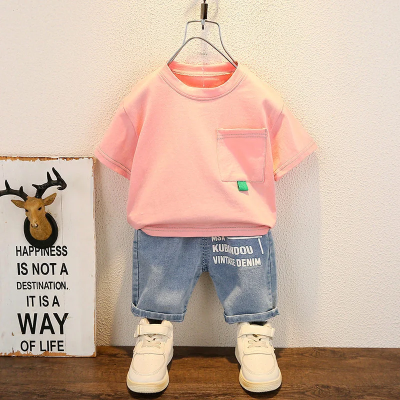 Detalle de la camiseta infantil