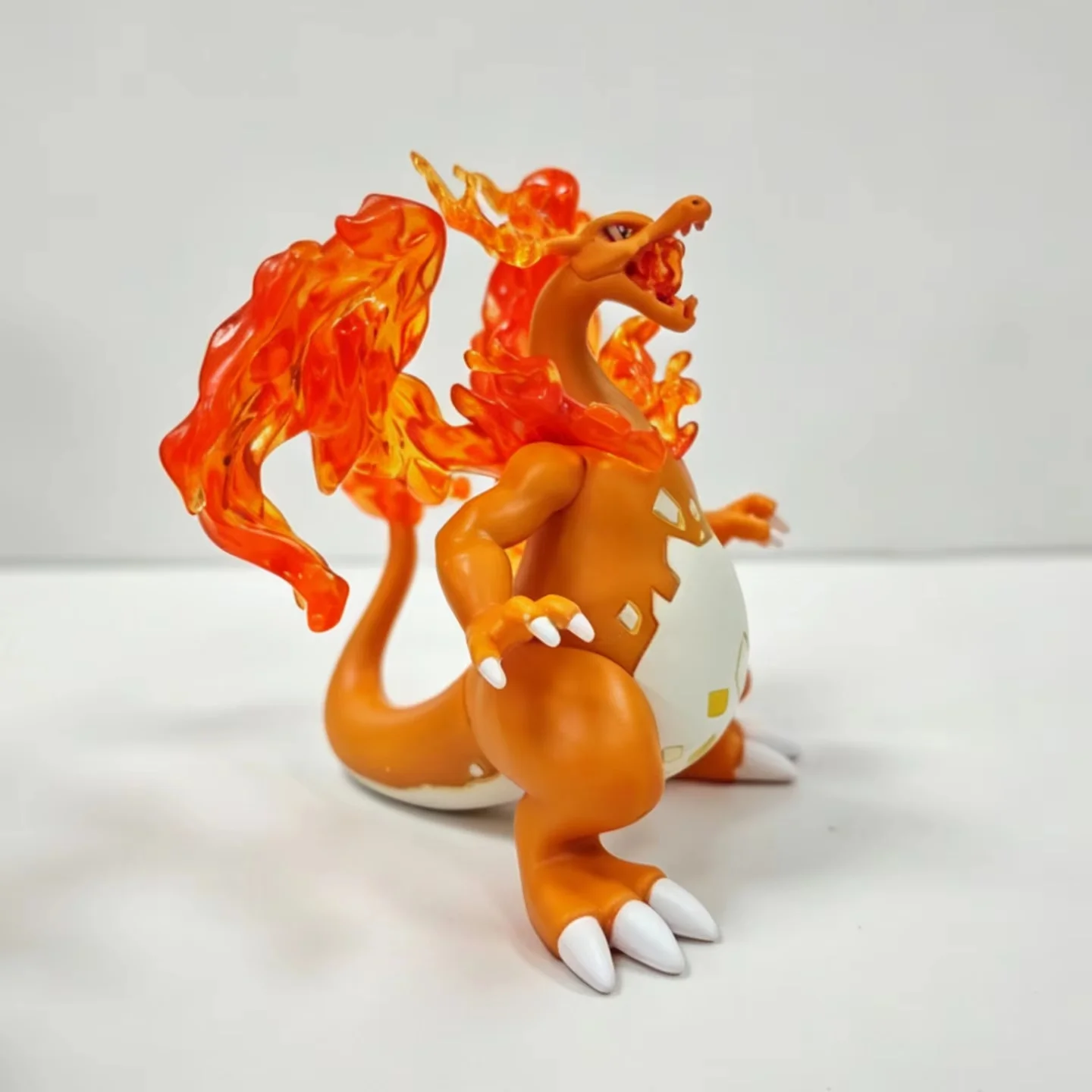 Figura de acción Gigantamax Charizard para escritorio, coleccionable - imagen 5