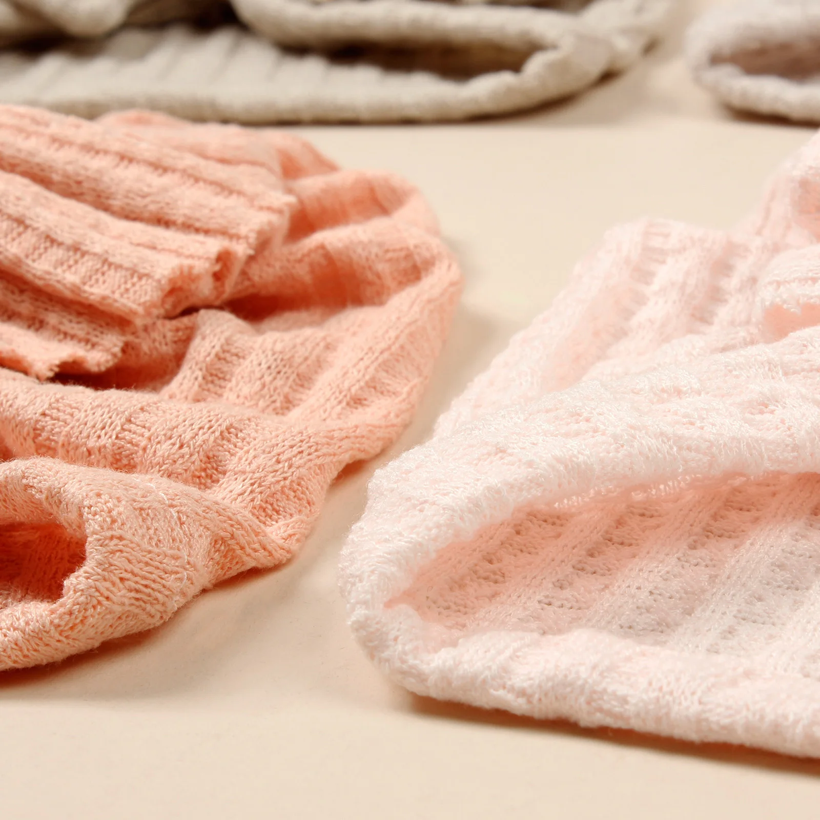 Gorro para bebé cálido de doble capa con lazo grande