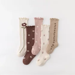 Calcetines florales de algodón suave para recién nacido – estilo retro