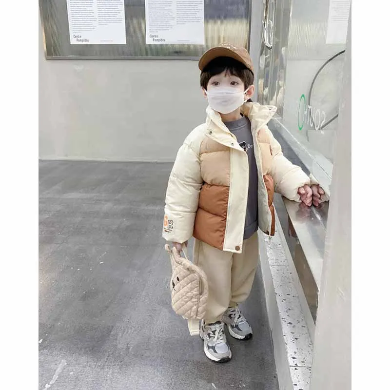 Detalle de la prenda en talla infantil