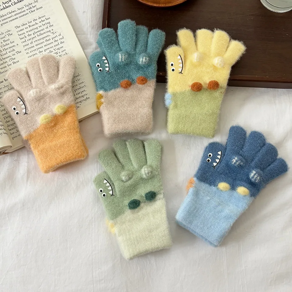 Guantes con diseño de cocodrilo