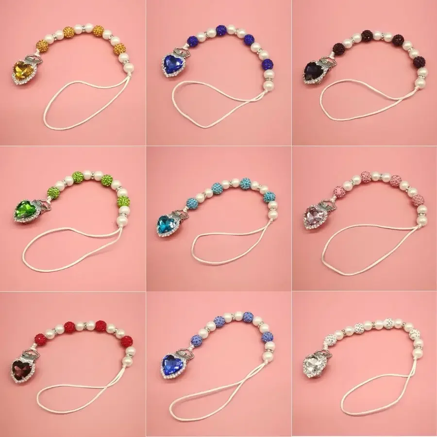 Cadena para chupete con clip de pedrería y perla cristal