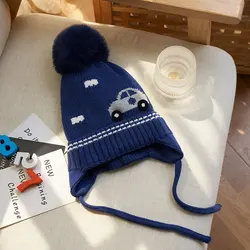 Gorro de invierno para bebé con orejeras y pompón de piel tejido