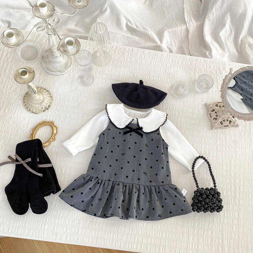 Vestido infantil de lunares con volantes, sin mangas