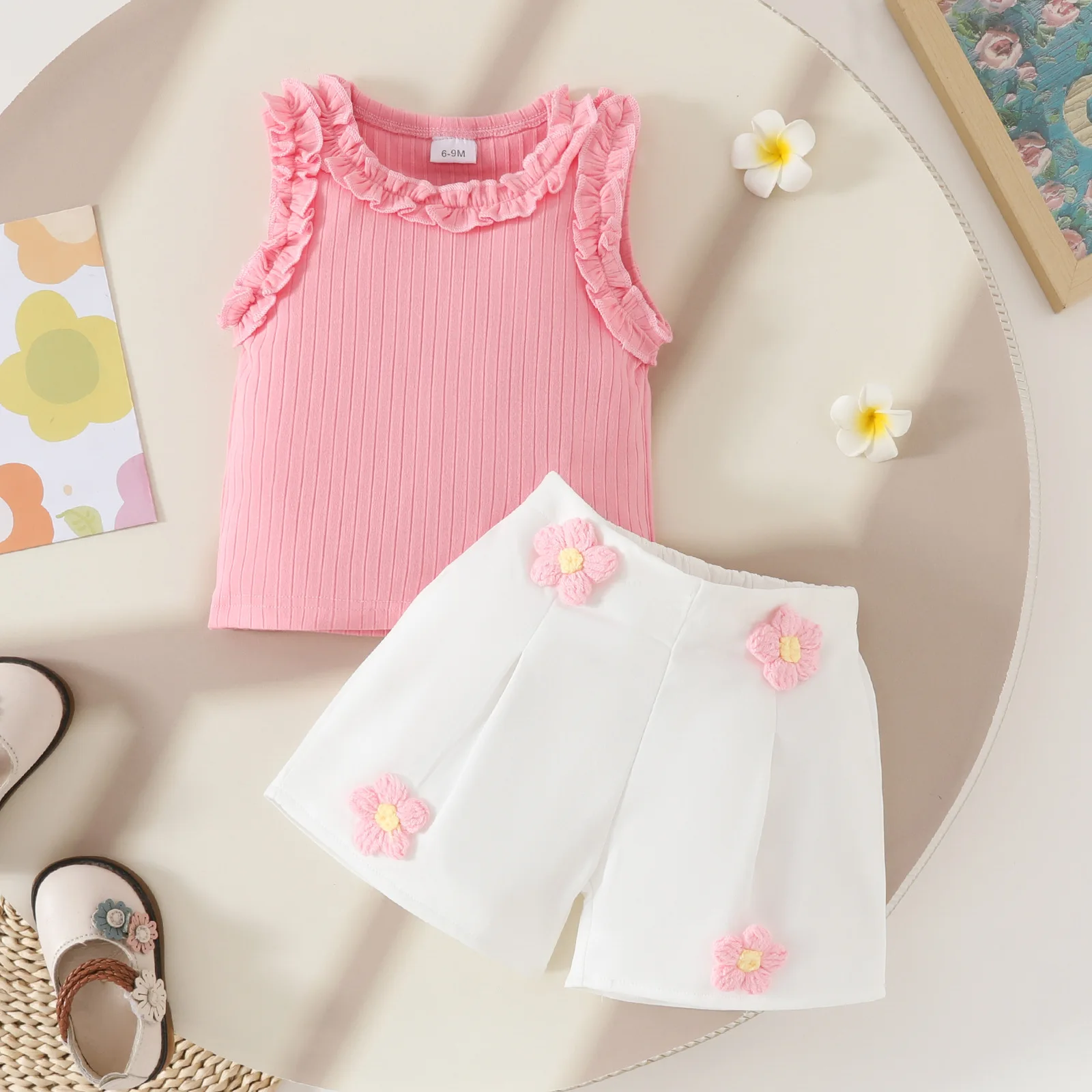 Conjunto de verano con shorts florales