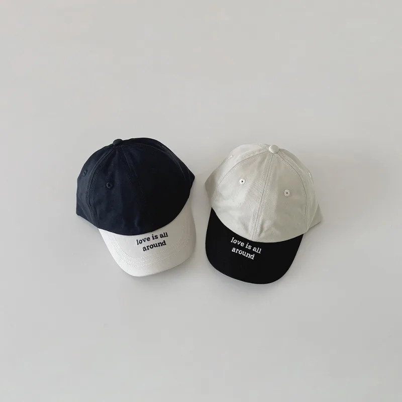 Gorra béisbol infantil ajustable con letras bordadas y cierre - imagen 4