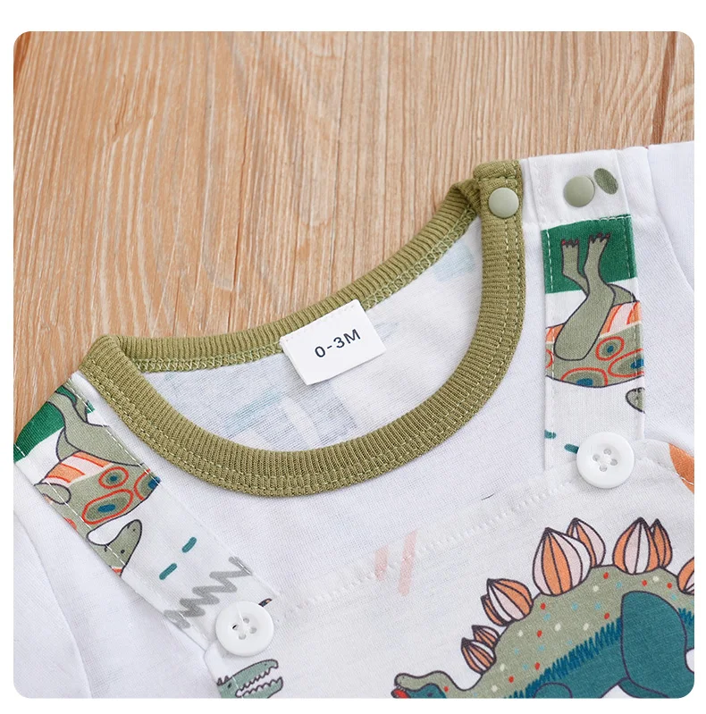 Detalle del estampado de dinosaurios