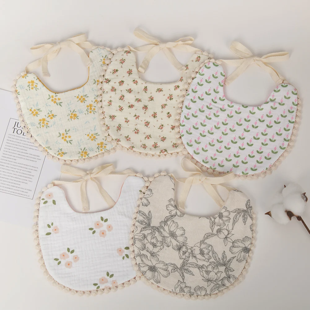 Babero de muselina con estampado arcoíris