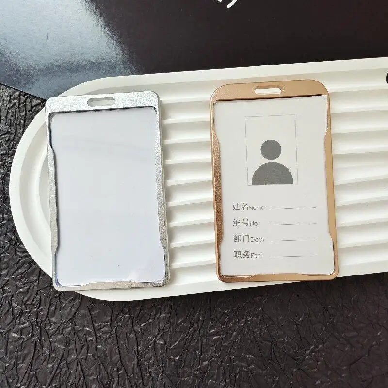 Porta carnet de identificación metálico para oficina con funda protectora