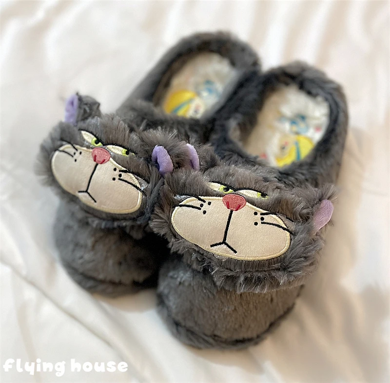 Zapatillas de Lucifer en uso