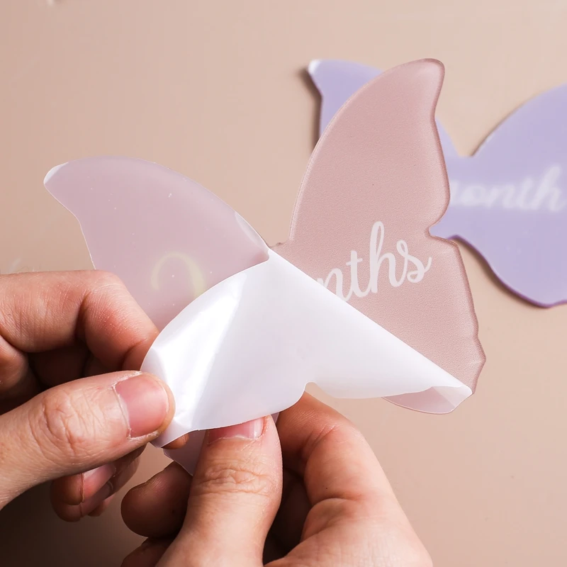 Detalle del accesorio para fotos de aniversario del primer año