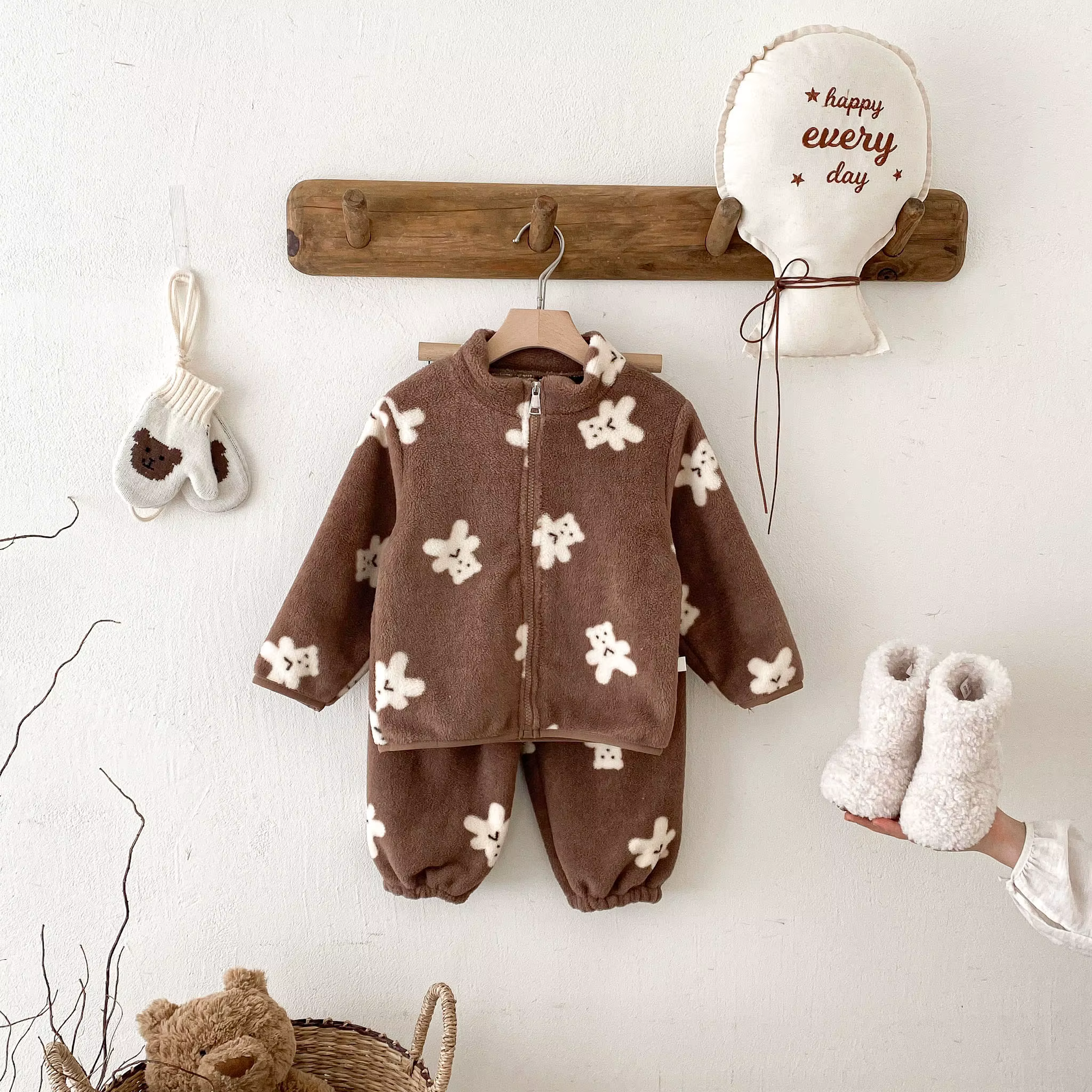 Conjunto de polar bebé con dibujos animados