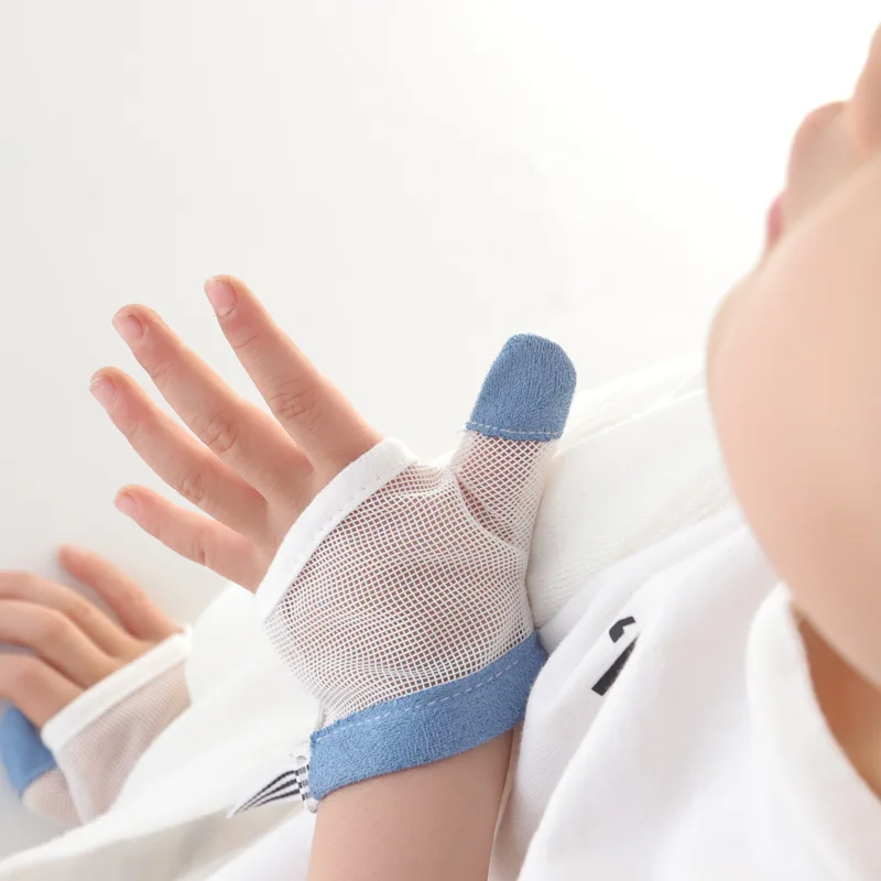 Guantes para ayudar a reducir el hábito de morder
