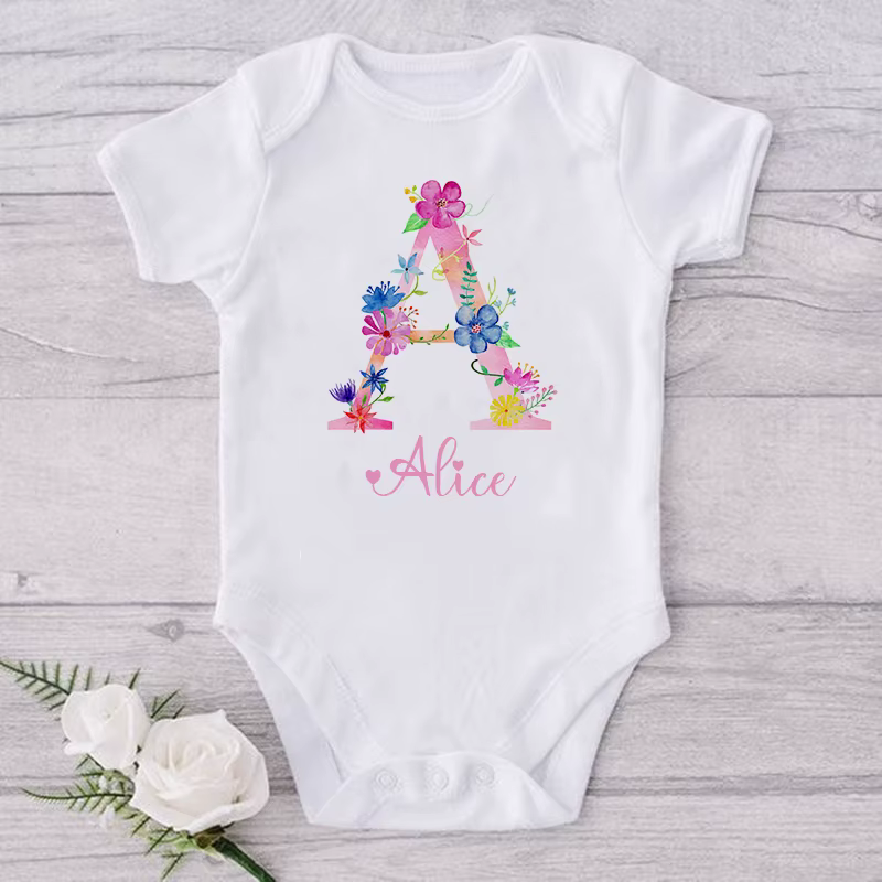 Body personalizado con nombre para bebé – Letra inicial floral - imagen 4