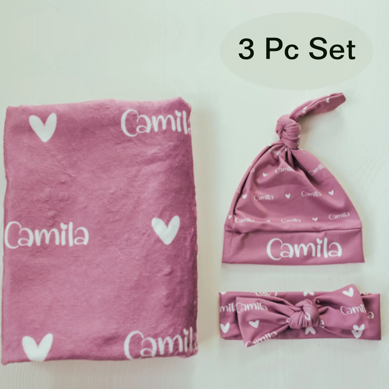 Set completo de manta y gorro personalizado con nombre de bebé