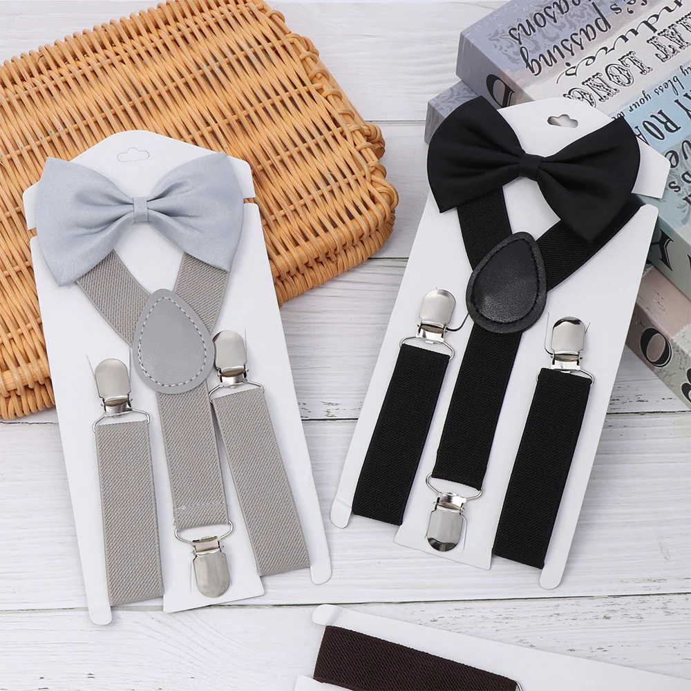 Traje esmoquin niño boda con pajarita y tirantes - imagen 3