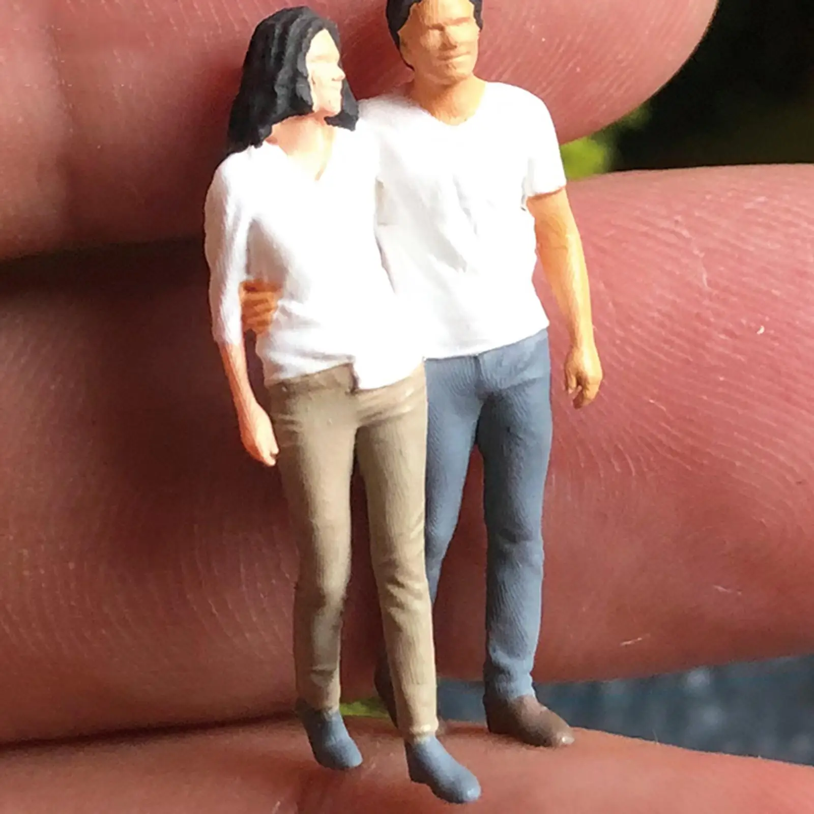 Figuras de personas en miniatura para muñecas - imagen 3