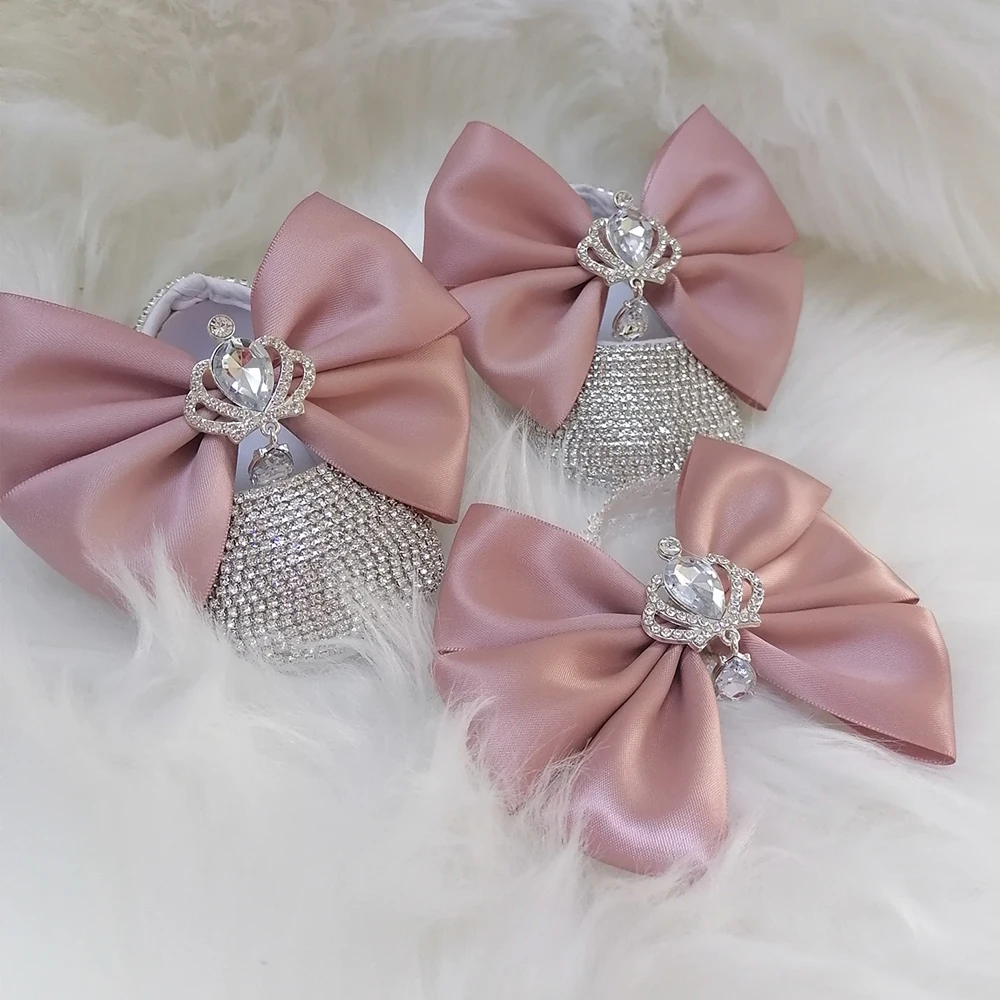 Conjunto diadema y zapatos de bautizo para niña rosa - imagen 4