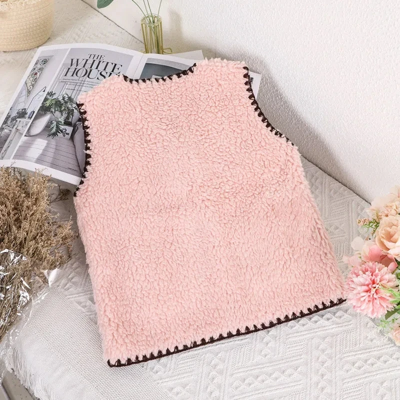 Chaleco de felpa suave para bebé detalle de tela