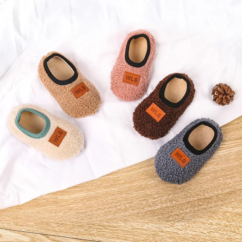 Zapatillas de invierno para bebé forro de felpa y suela antideslizante - imagen 3