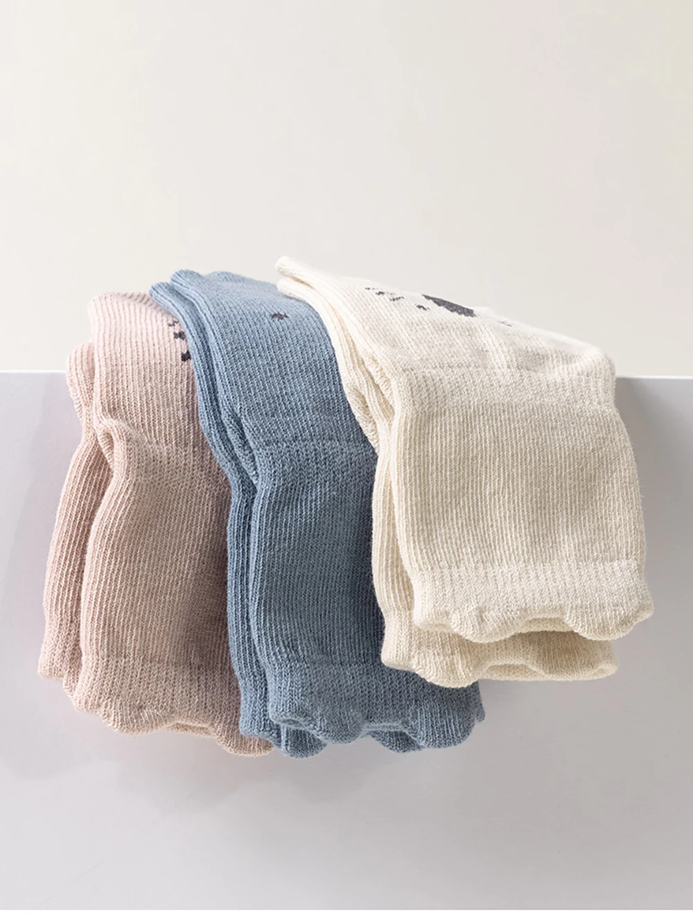 Calcetines con patrón animal ideal para otoño